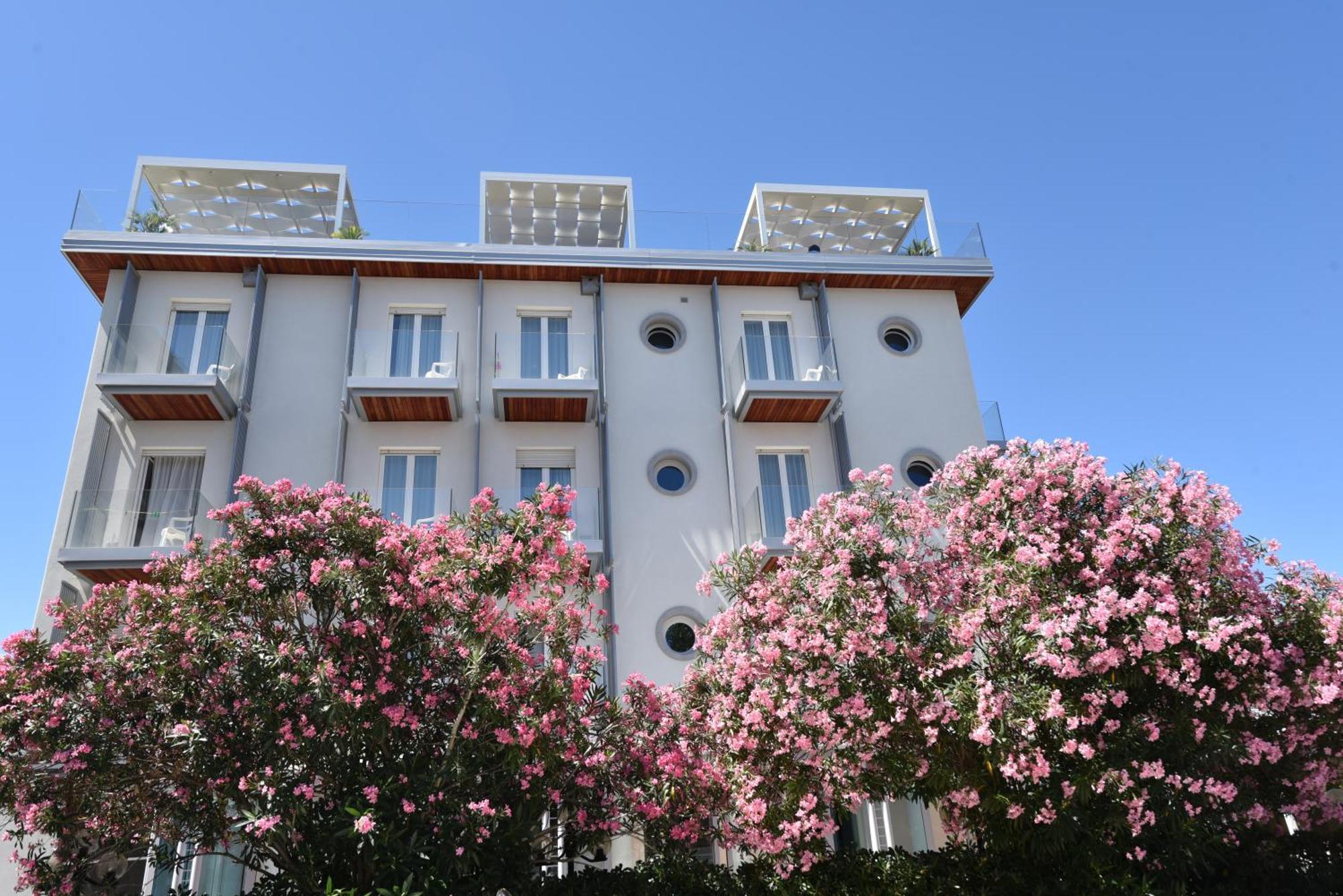 Hotel Felix Rimini Exteriör bild