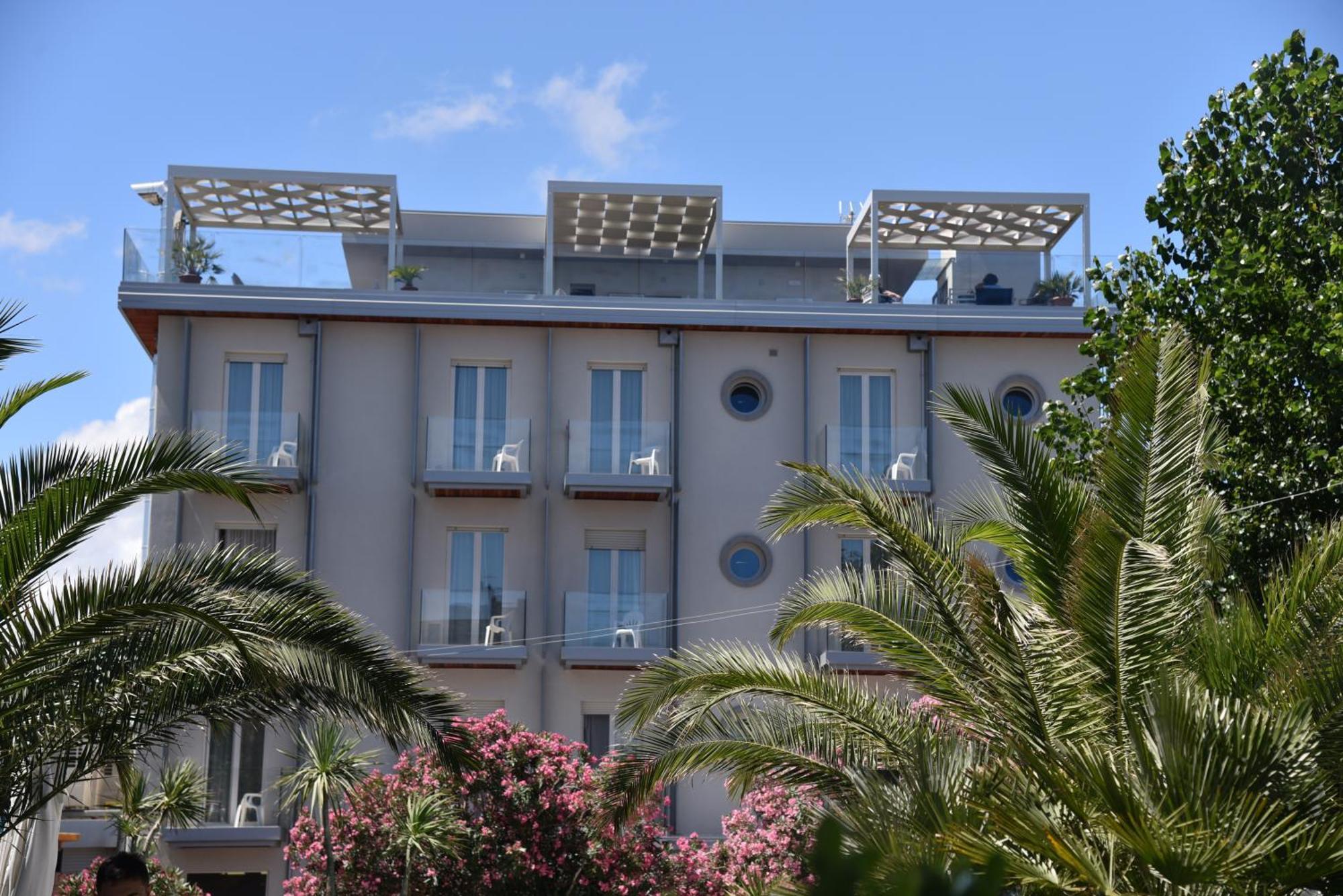 Hotel Felix Rimini Exteriör bild